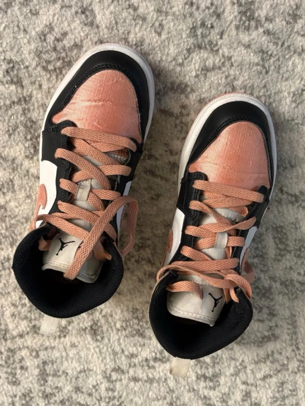 Size 1 Youth Air Jordan 1 Mid White Light Madder Root
